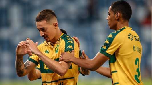 Jogadores do Cuiabá celebram vitória sobre o América&nbsp;