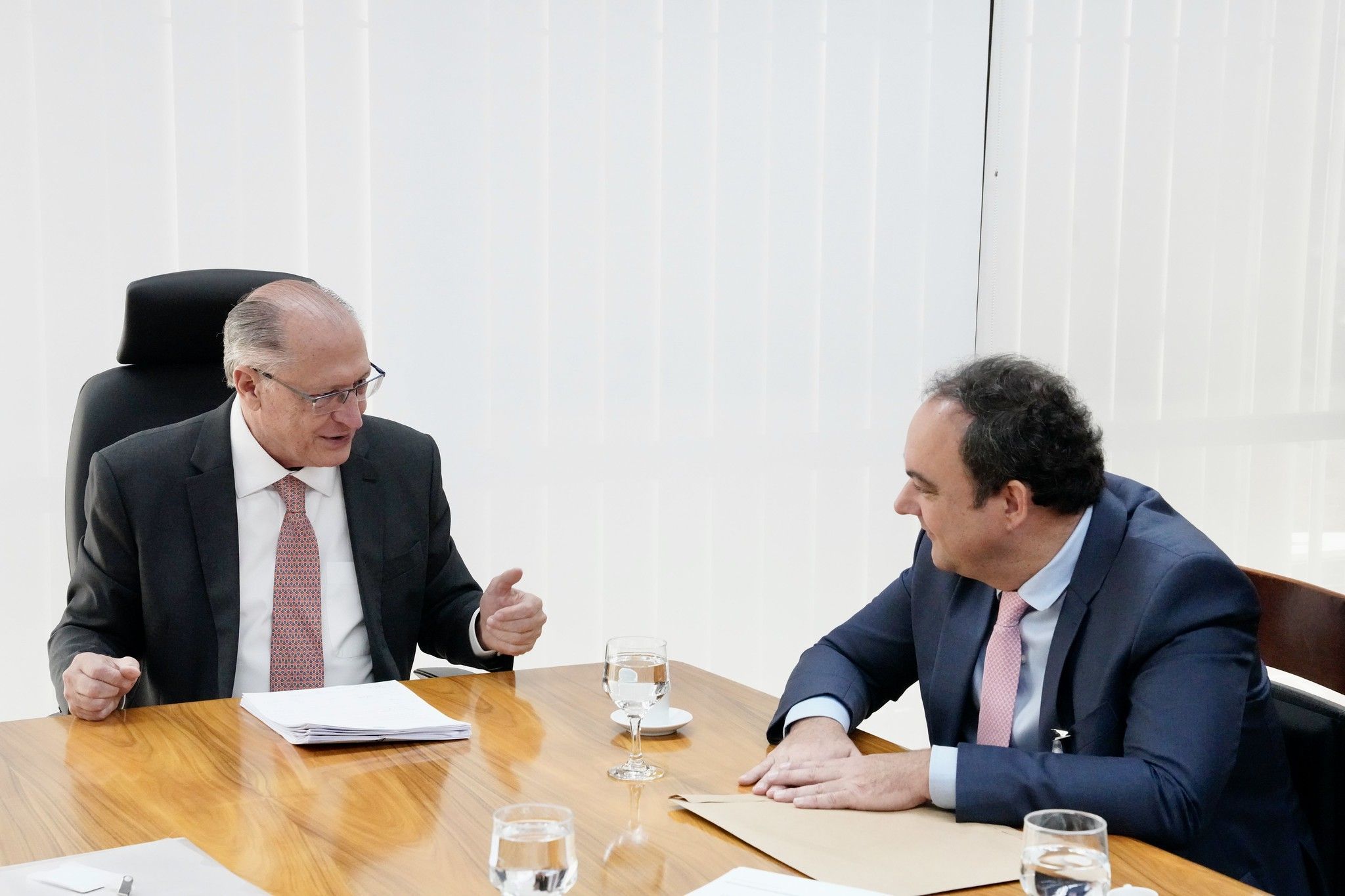 Tarifaço de Trump: Fiemg pressiona Alckmin por medidas emergenciais para salvar exportações