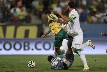 Jogadores de Cuiabá e América em duelo pela Série B
