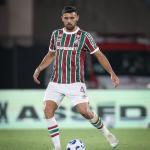 Titular do Fluminense lesiona joelho e vira desfalque; veja tempo de recuperação