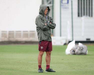 Renato ainda busca a formação ideal do Fluminense, principalmente no ataque