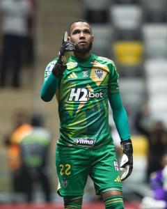 Everson em atuação hstórica pelo Atlético contra o Bucaramanga na Copa Sul-Americana