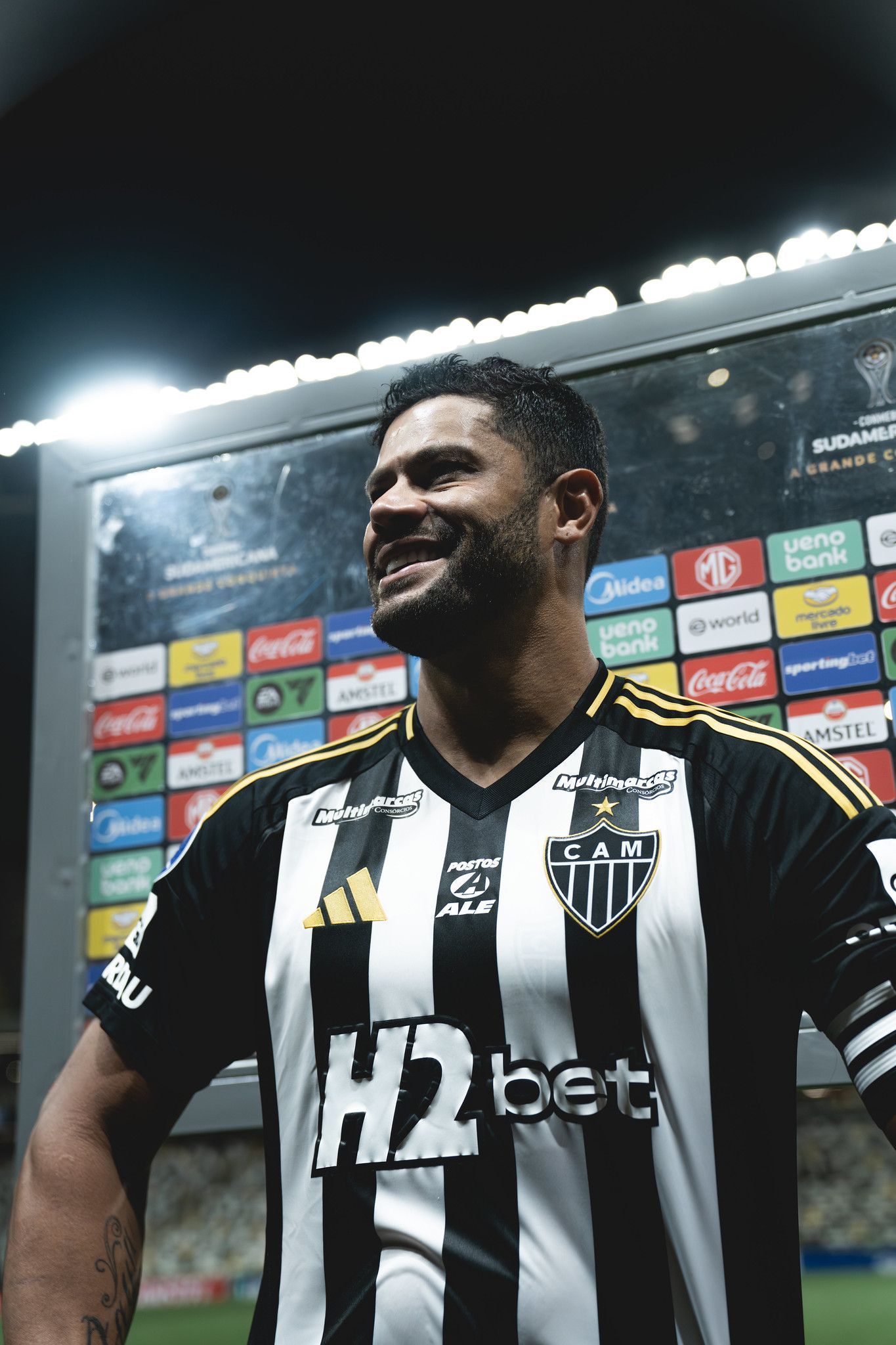 Atlético: aniversário de Hulk tem recado de europeus, zoeira de Arana e homenagem no CT