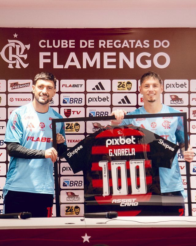 Varela recebe homenagem de Arrascaeta e brinca sobre renovação com o Flamengo