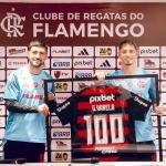 Varela recebe homenagem de Arrascaeta e brinca sobre renovação com o Flamengo