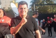 Fábio Mota admite erros no Vitória, mas garante time na briga por Sul-Americana