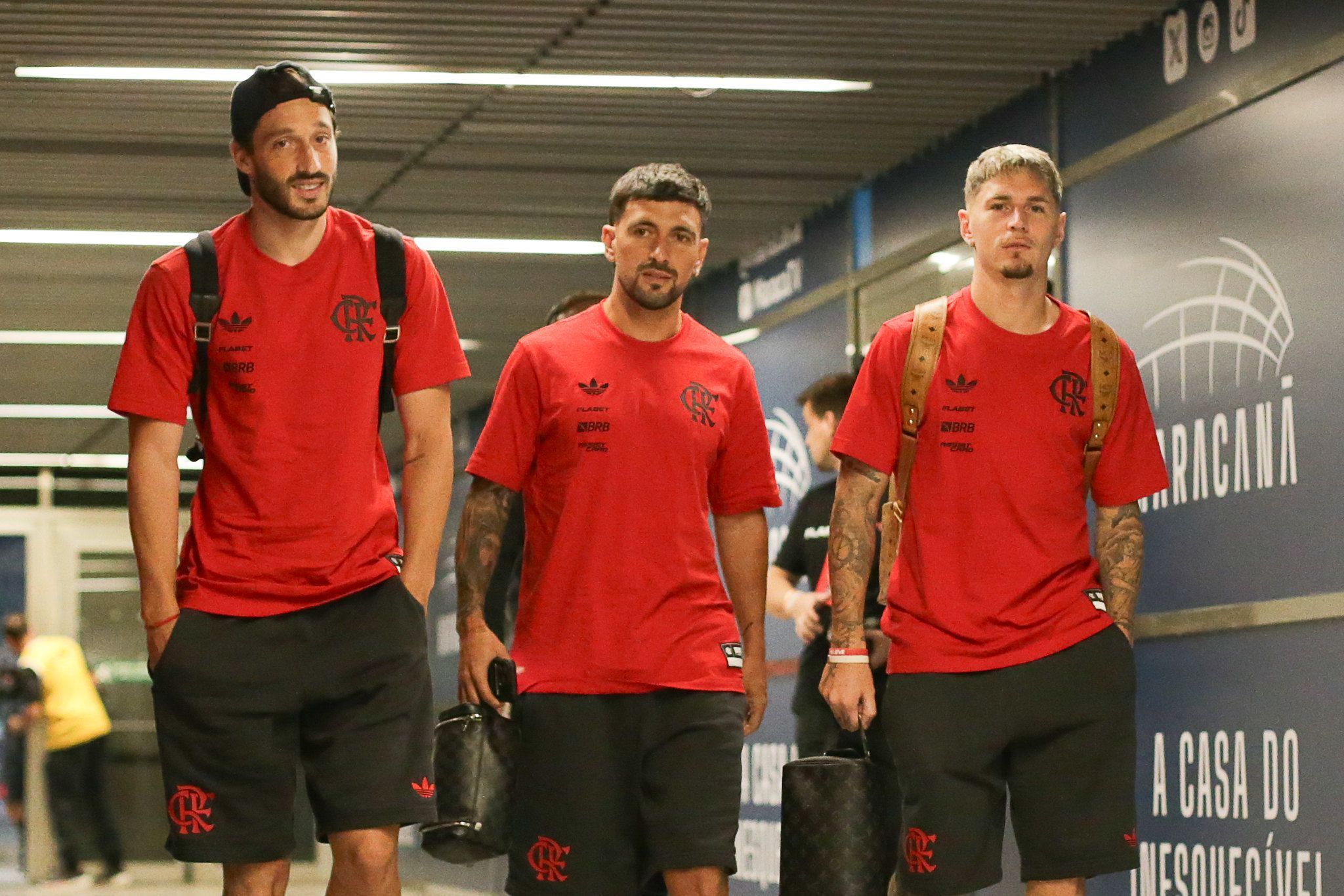 Escalação do Flamengo: Filipe Luís escala trio uruguaio contra o Atlético
