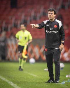 Fernando Diniz lamentou a falta de gols do Vasco diante do CSA
