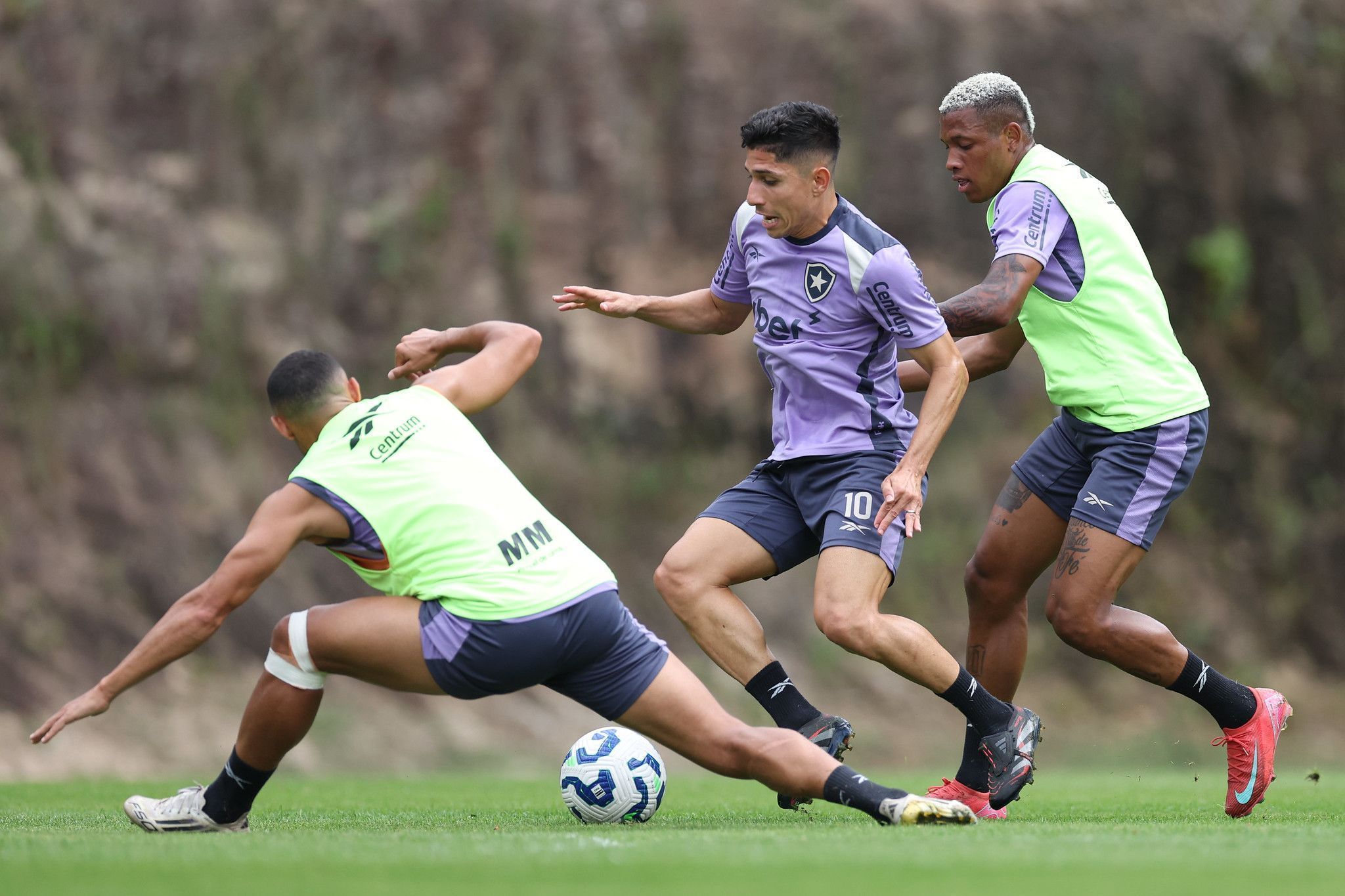Escalação do Botafogo: Ancelotti tem retornos de titulares contra o Bragantino