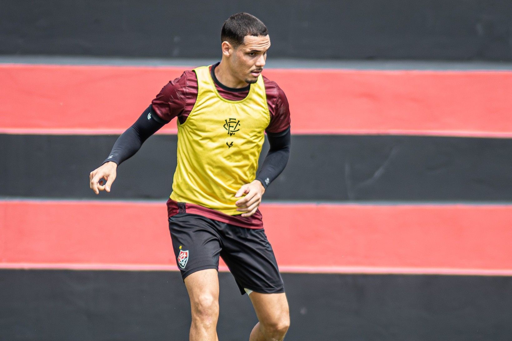 No Vitória, Fábio Carille terá ex-Cruzeiro à disposição pela primeira vez