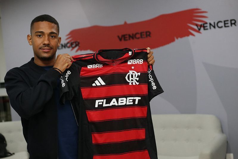 Flamengo anuncia Samuel Lino, reforço mais caro da história do clube