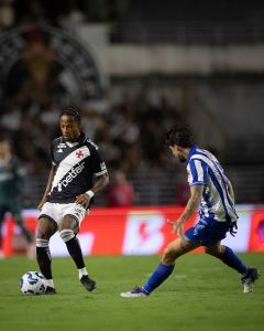 No primeiro jogo, em Maceió, Vasco e CSA empataram por 0 a 0