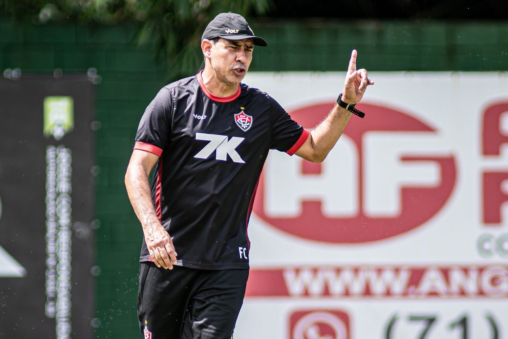 Escalação do Vitória: sem lateral-direito, Carille deve improvisar contra o São Paulo