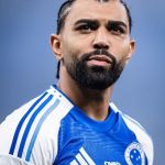 Milton Nascimento se posiciona sobre processo contra Cruzeiro por música em anúncio de Gabigol