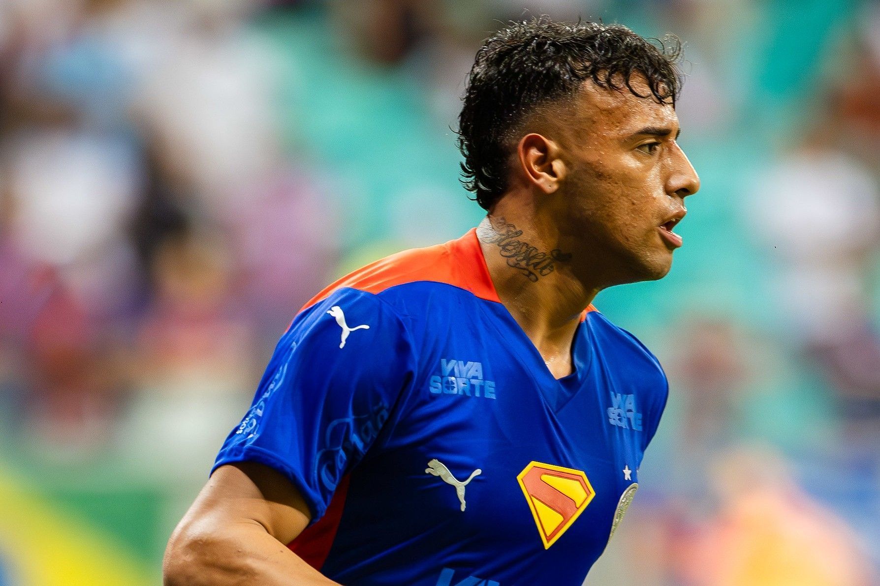 Após acabar com seca de gols, uruguaio volta atrás sobre função no Bahia