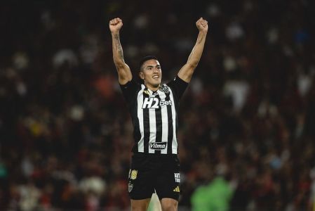 Tomás Cuello comemorando gol pelo Atlético contra o Flamengo no Maracanã