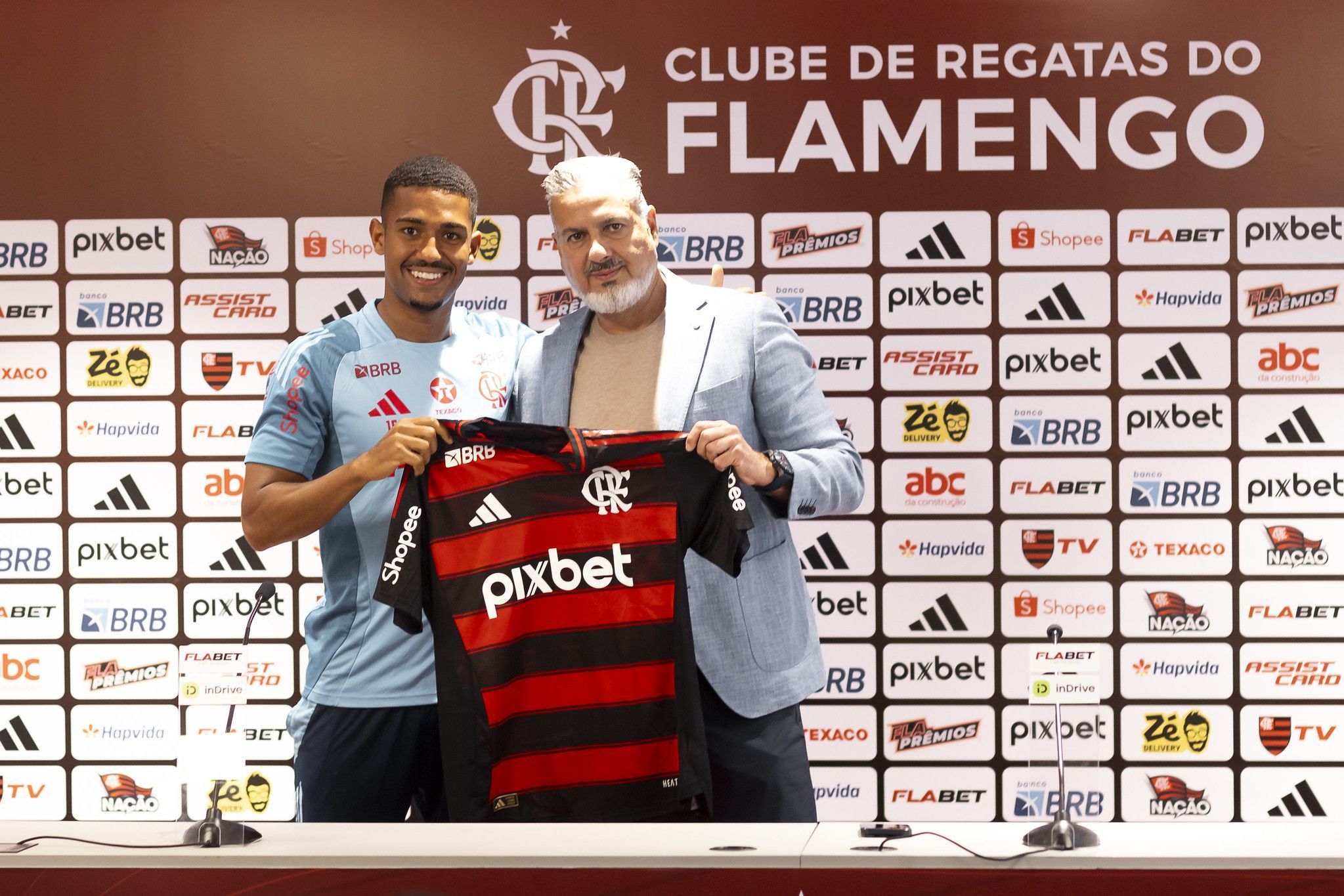 Boto manda recado à torcida do Flamengo após críticas por 'demora na janela'