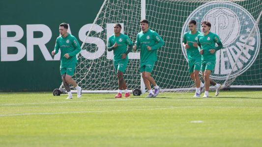 Elenco do Palmeiras treina na Academia de Futebol-SP antes de jogo pela Série A do Campeonato Brasileiro