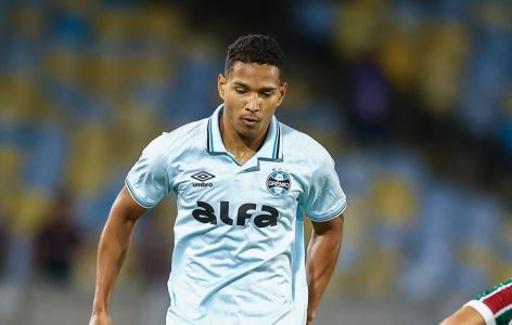 João Lucas teve um problema muscular durante a derrota do Grêmio para o Fluminense