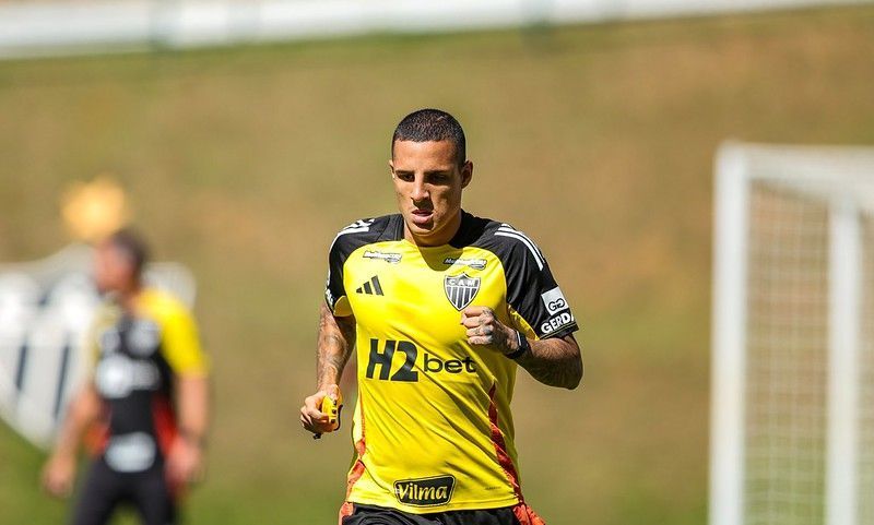Guilherme Arana é liberado e pode reforçar Atlético contra o Flamengo
