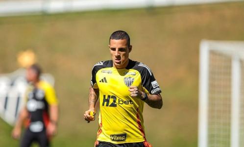 Guilherme Arana em treino do Atlético na Cidade do Galo