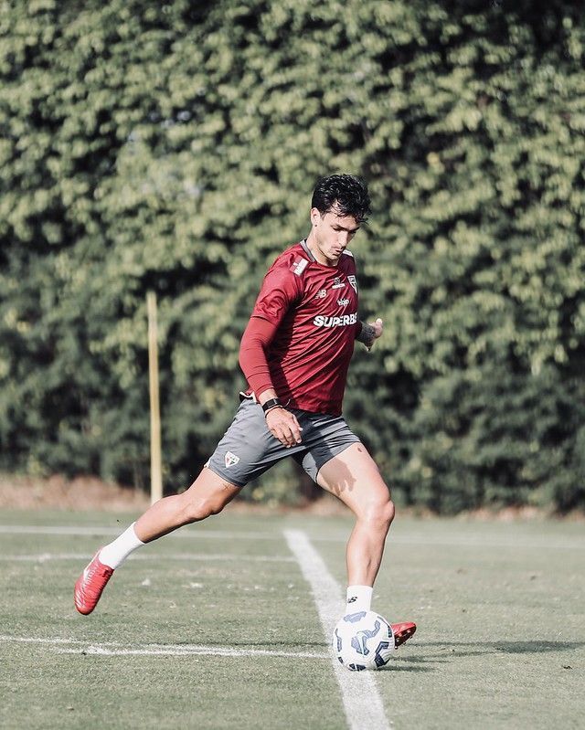 São Paulo: Crespo tem retorno de titular e reforços no ataque para encarar o Inter