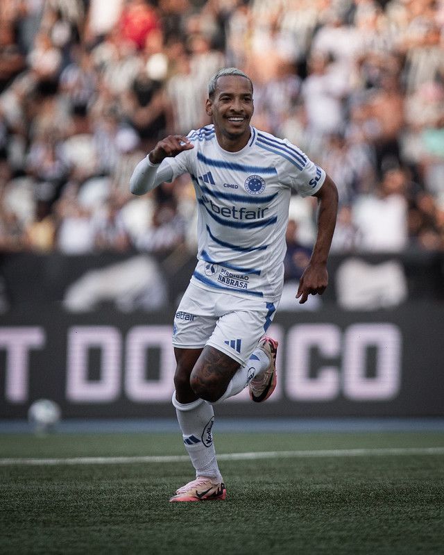 Matheus Pereira aponta fator que influenciou vitória do Cruzeiro sobre o Botafogo