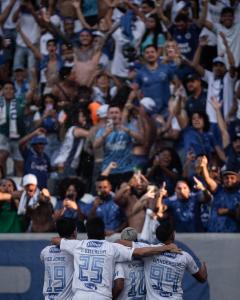 Jogadores do Cruzeiro na vitória sobre o Botafogo no Nilton Santos