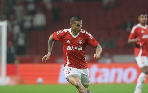 Alan Benítez, lateral-direito do Internacional