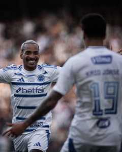 Arthur Gomes, ex-Cruzeiro, exalta Matheus Pereira e Kaio Jorge