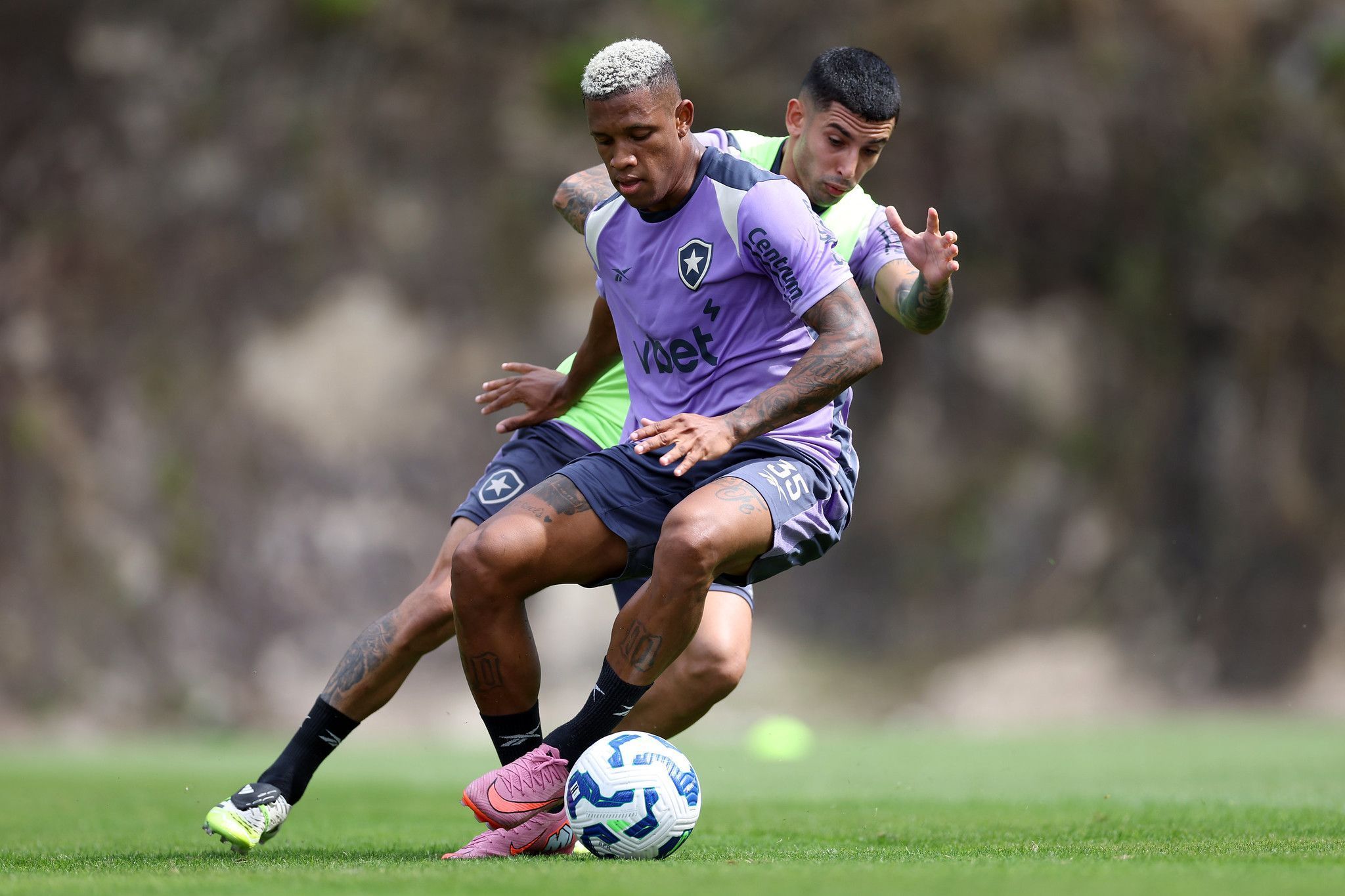 Botafogo divulga relacionados contra o Bragantino sem John; veja a lista