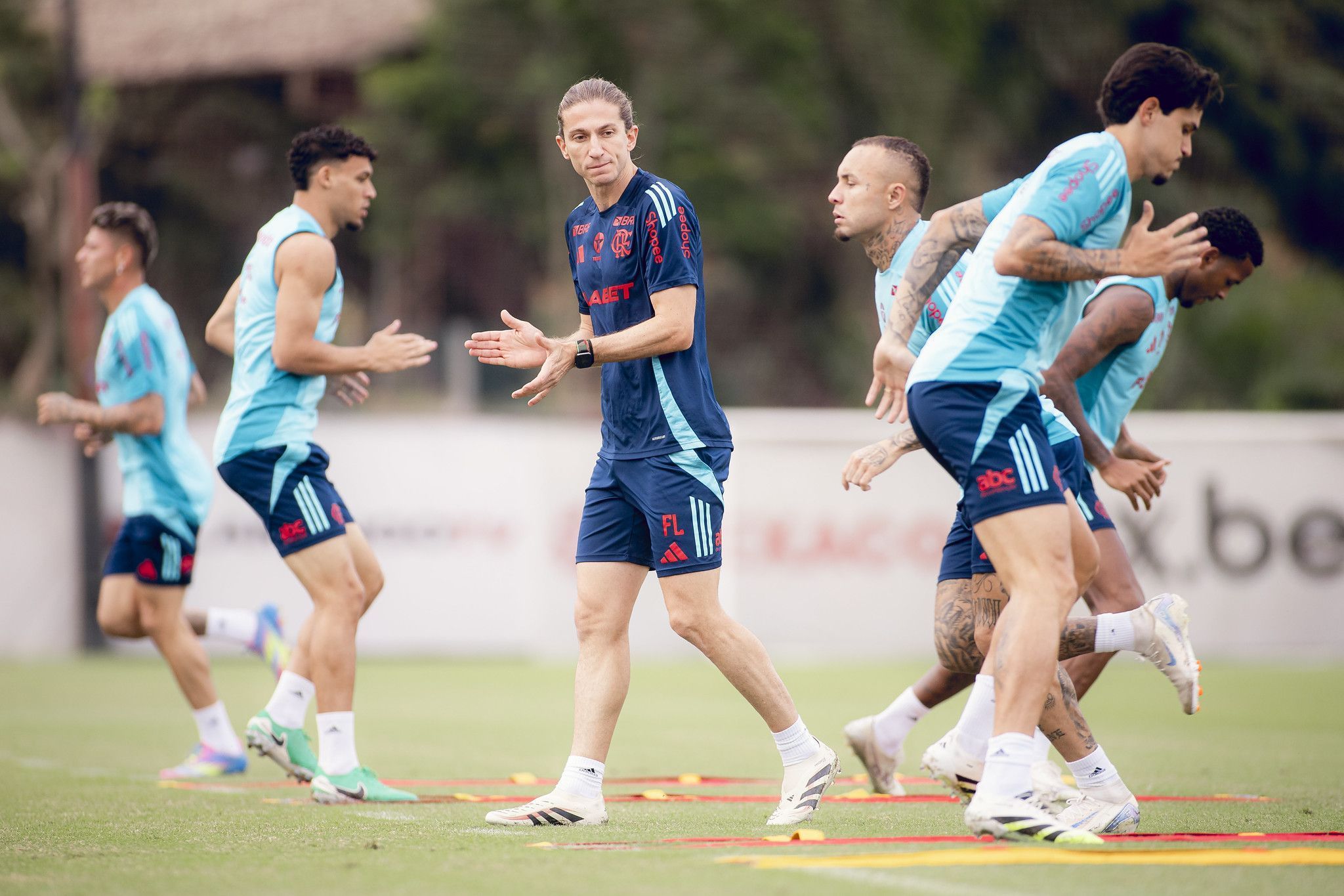 Bruno Henrique, Luiz Araújo e mais três desfalcam o Flamengo contra o Atlético