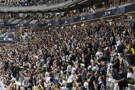 Torcida do Atlético na Arena MRV, palco do jogo contra o Flamengo, pela Copa do Brasil