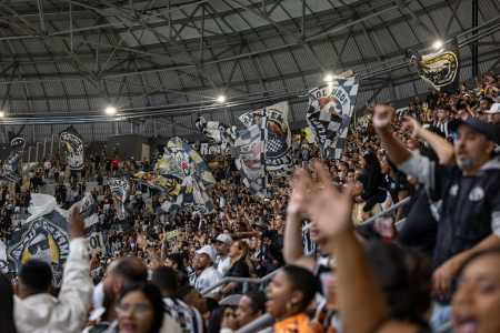 Torcida do Atlético durante jogo na Arena MRV