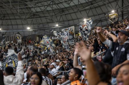 Torcida do Atlético durante jogo na Arena MRV