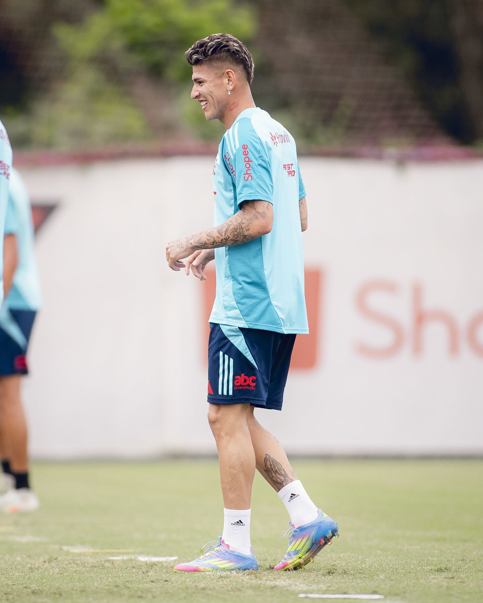 Regularizado, Carrascal projeta estreia pelo Flamengo e manda recado à Nação