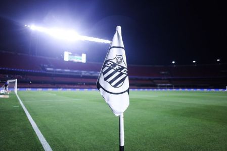 Bandeira do Santos no Morumbis