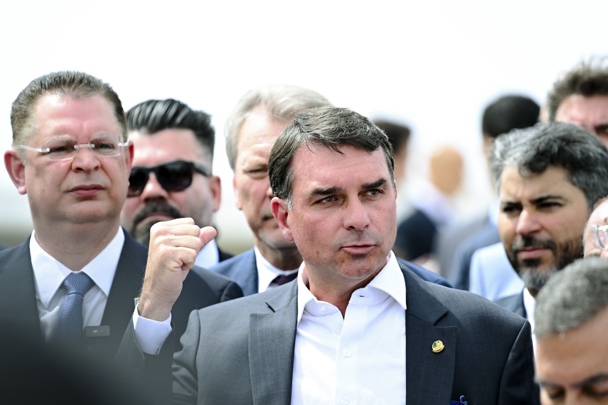 Flávio Bolsonaro pressiona Câmara por anistia após lançar pré-candidatura à Presidência