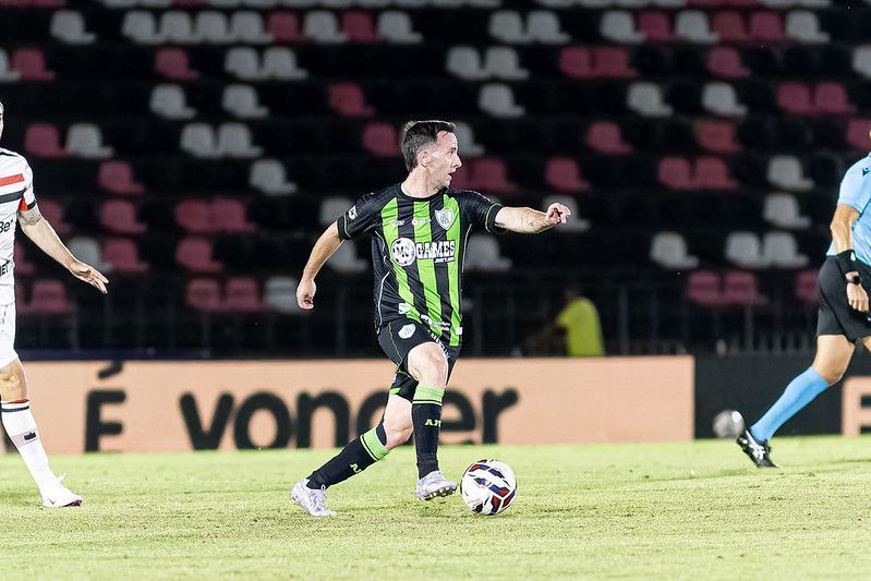 América oficializa renovação de contrato com meio-campista argentino