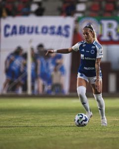 Vitória Calhau durante jogo da Copa do Brasil contra o Corinthians