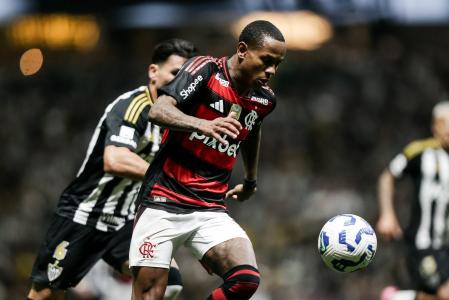 Wallace Yan, atacante do Flamengo, pode atuar no RB Bragantino •  Gilvan de Souza/Flamengo