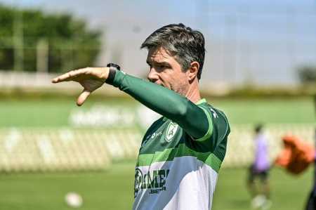 Diogo Giacomini (foto) será o técnico do América para encarar o Remo