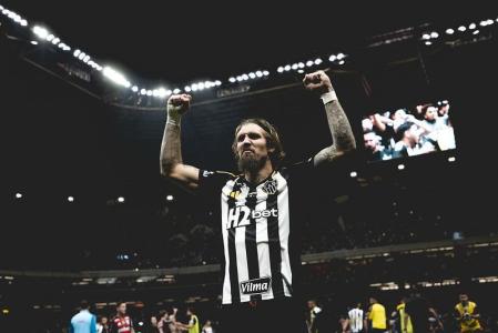 Lyanco em ação pelo Atlético