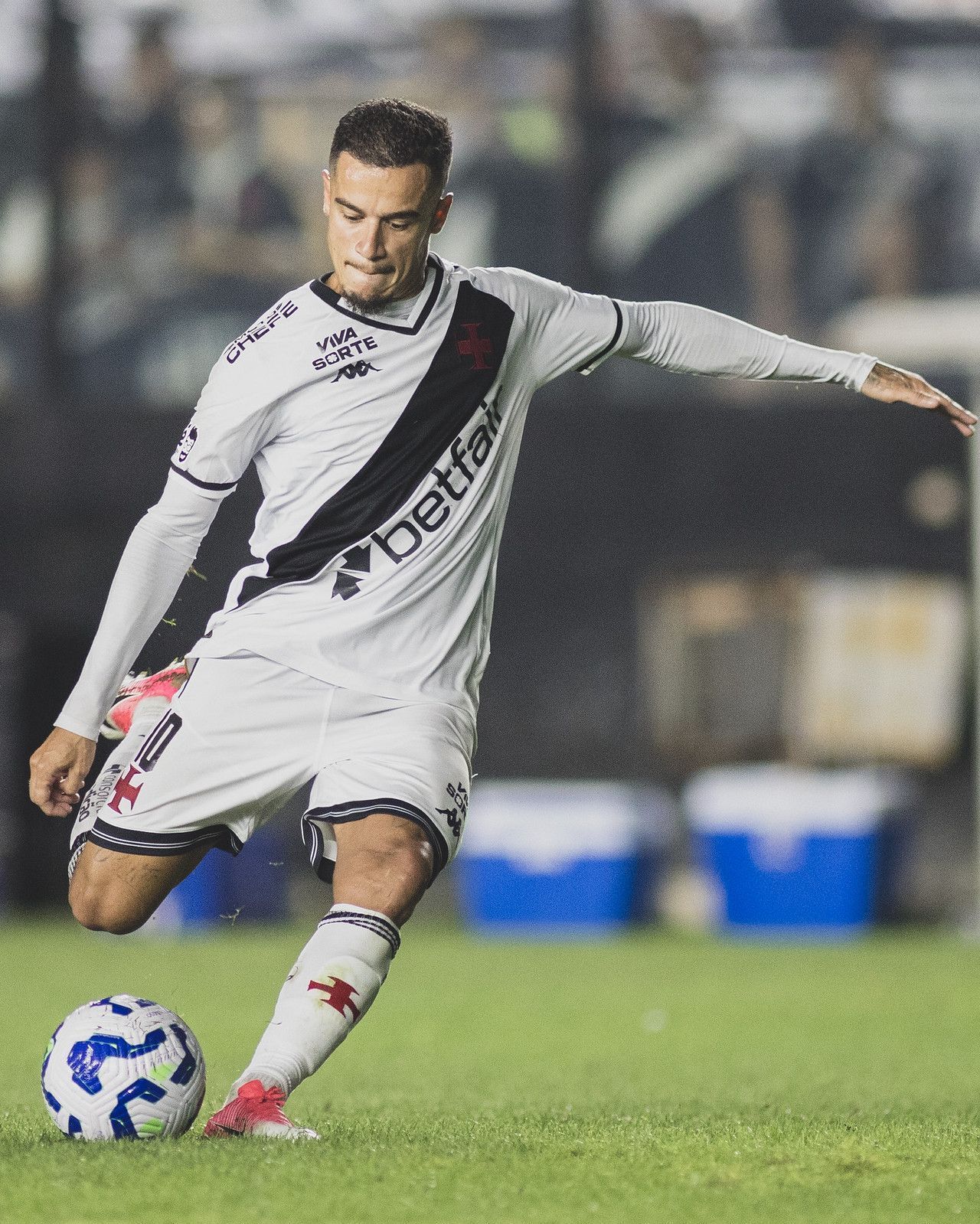 Coutinho vê 'grande partida' do Vasco com o Atlético e lamenta empate