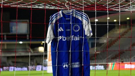 Camisa do Cruzeiro no Rei Pelé, em Maceió