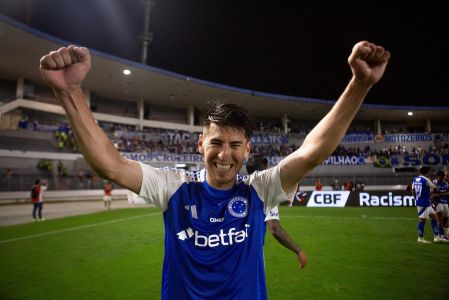 Lucas Villalba comemora classificação do Cruzeiro às quartas de final da Copa do Brasil