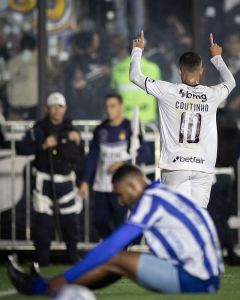 Coutinho marcou um dos gols da vitória do Vasco sobre o CSA