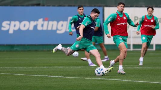Elenco do Palmeiras em treino na Academia de Futebol, em São Paulo-SP