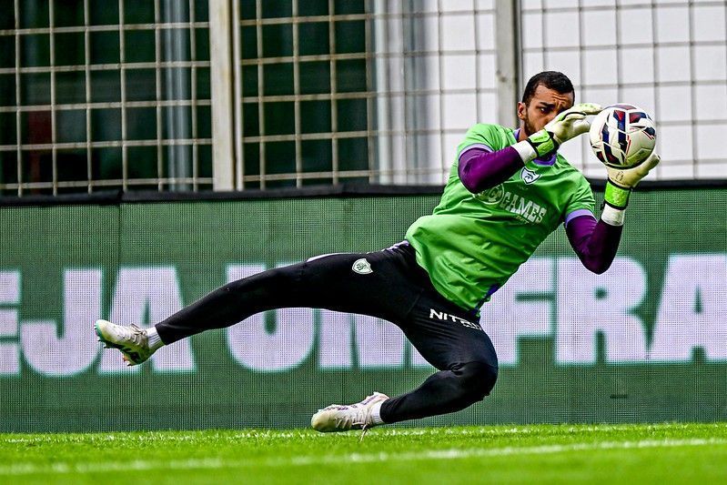Clube paulista encaminha contratação de goleiro do América; saiba detalhes