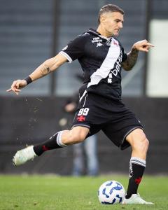 Vegetti está fora do confronto do Vasco diante do Santos pelo Brasileiro, em São Paulo